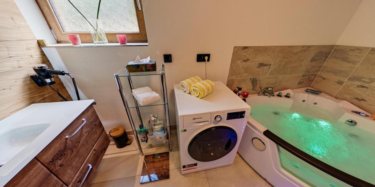 Luxus Ferienwohnung Chalet Seenaehe 샬켄메렌 외부 사진